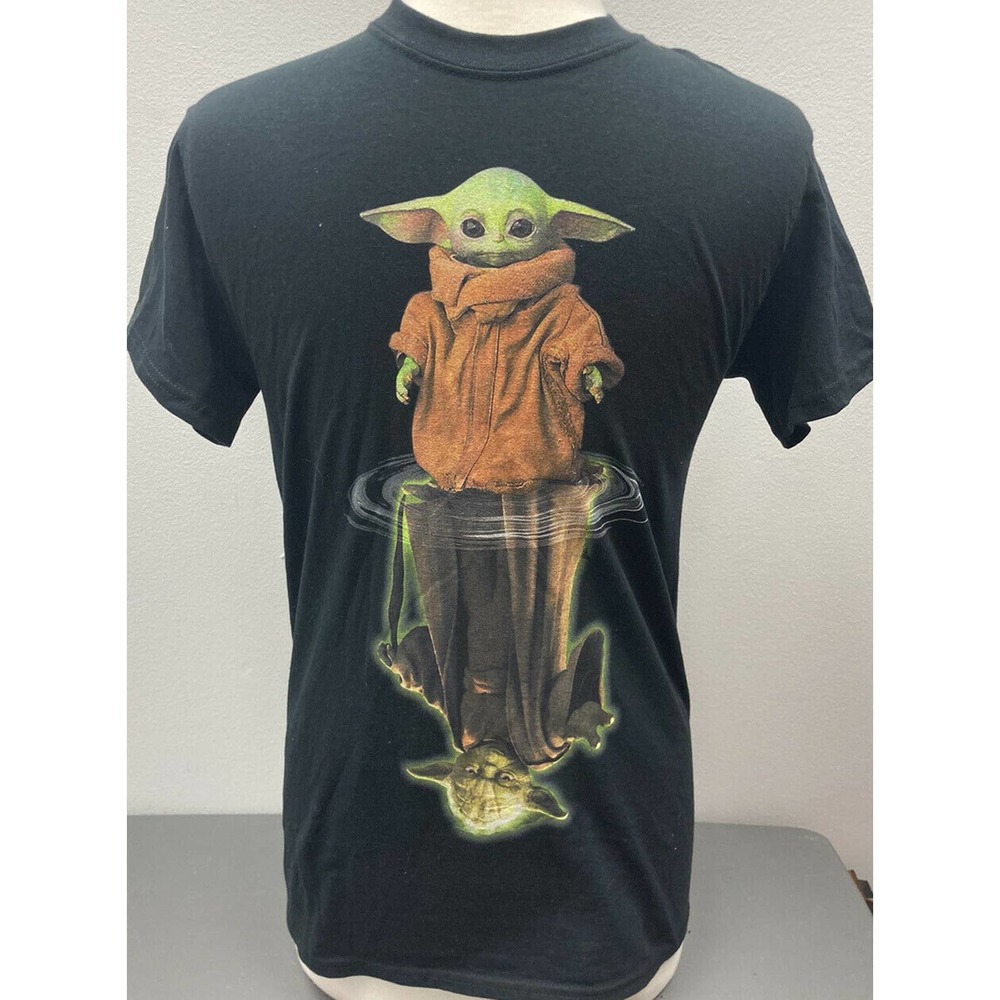 The Mandalorian Baby Yoda T-Shirt Small Star Wars Jedi Reflection Grogu Mando